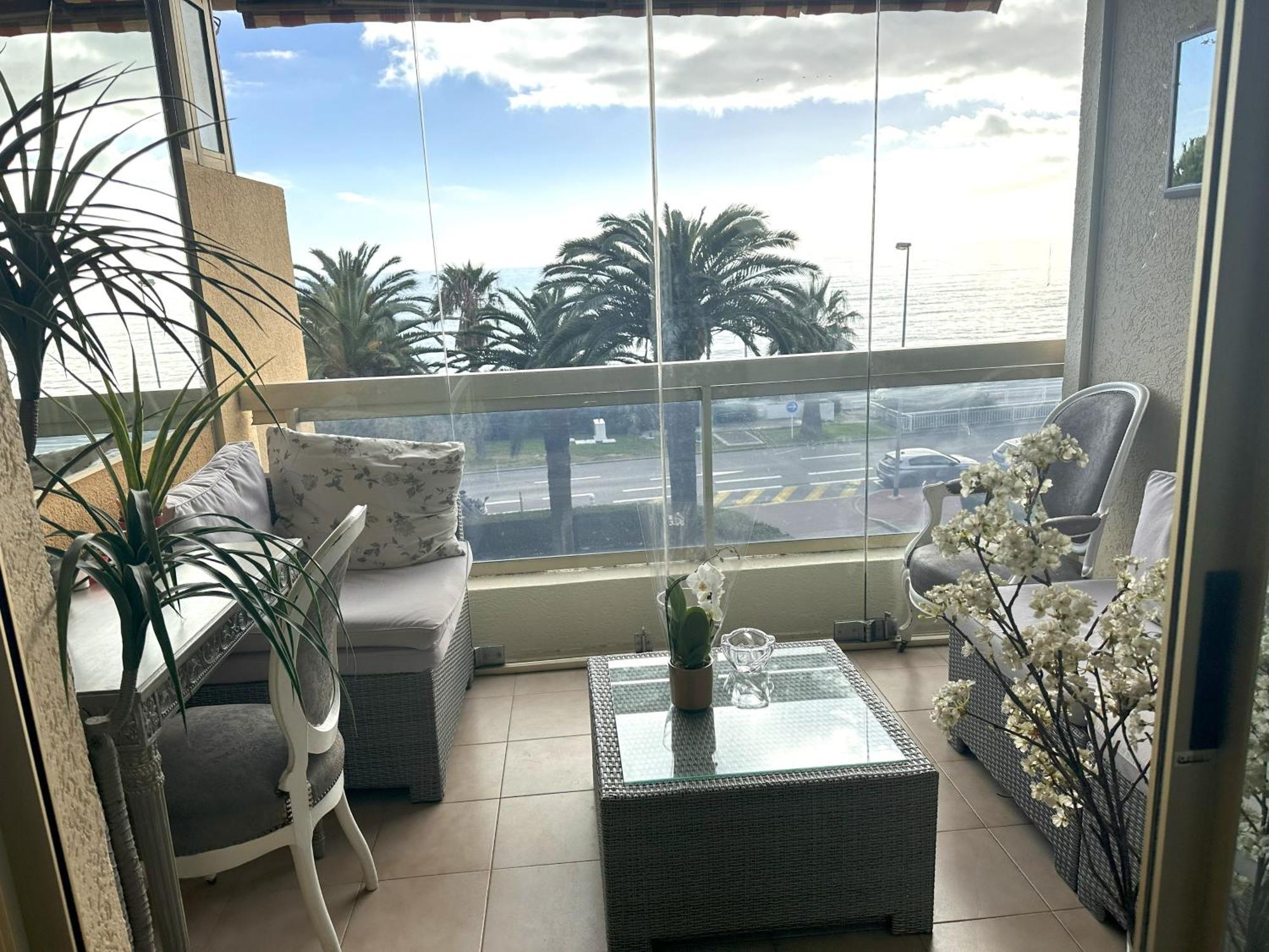 Dionysos Vue Mer Cannes Exterior foto